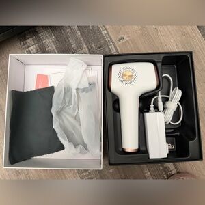 IPL Hair Removal with Ice Cooling Care Function NEW IN BOX